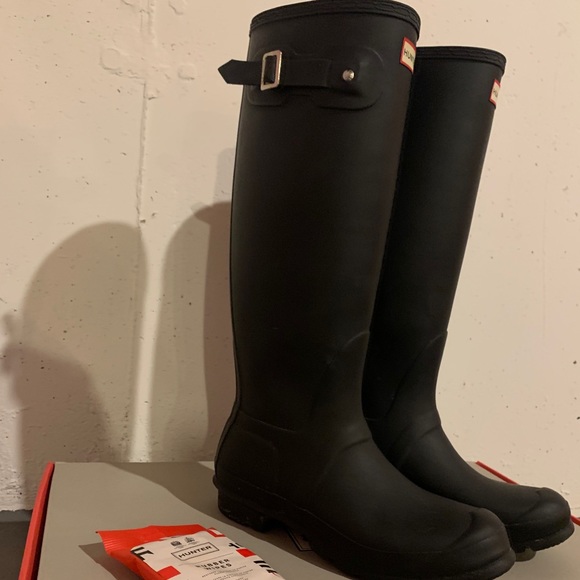 Matte Black Hunted Boots - Picture 2 of 3